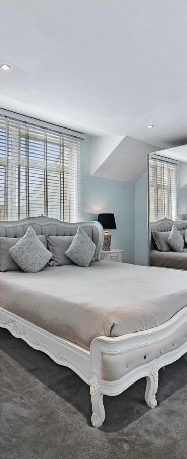 Hampstead Opulence Apartment - Luxurious Split Level Property Londra Exterior foto